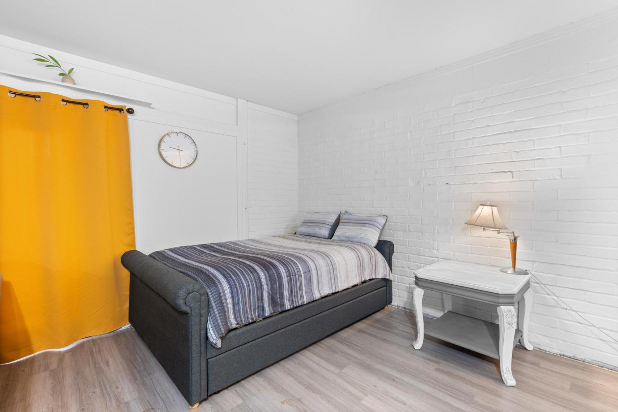 Pet Friendly Large Studio With Free Wi-Fi In Great Location! オレンジ・パーク エクステリア 写真